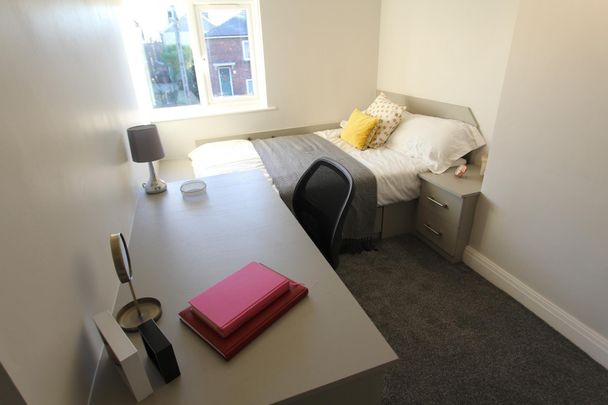 5 Stanmore Grove Leeds - LS4 2RJ - Photo 1