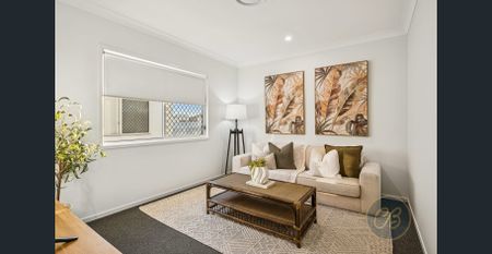 Contemporary Elegance Meets Everyday Comfort - Photo 2