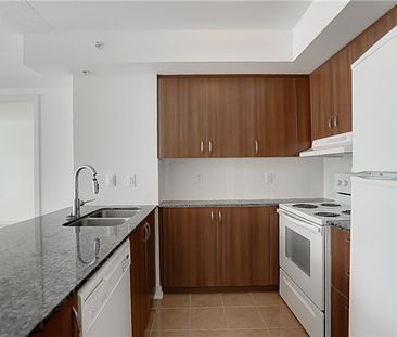 Spacious 2-Bed, 2-Bath Condo for Rent in Yonge and Finch! - Photo 3