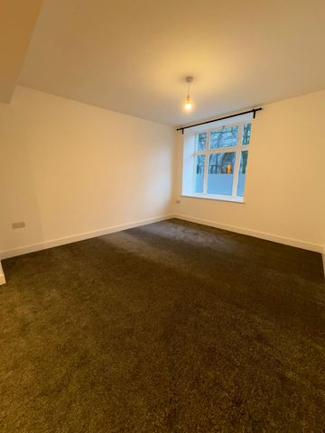 2 Bed Maisonette Flat - Photo 2