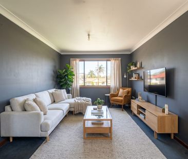 Convenient Living in a Central Penrith Location - Photo 1
