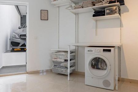 3 bedroom luxury Villa for rent in Nueva Andalucia, Spain - Photo 3