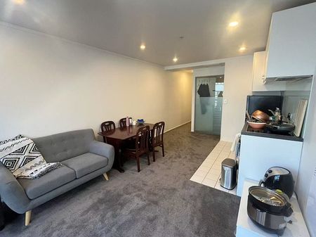 Central Auckland 2BR Gem with Amenities - Photo 4