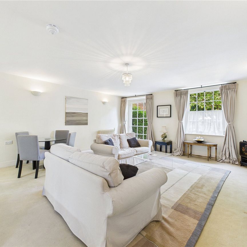 Swallowfield Park, Reading Swallowfield Park, Reading - Photo 1