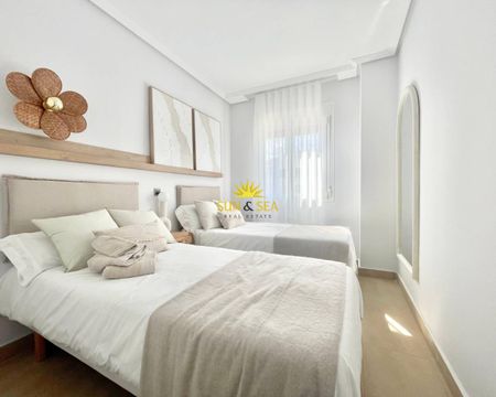 TWO-BEDROOM PENTHOUSE - LOS ALCÁZARES - Photo 5