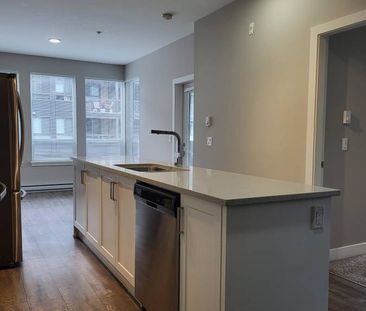 Central Park Village – North Village Suites 3BD/2BA - Photo 3
