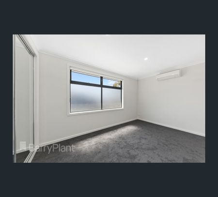 1/104 George Street, St Albans, Vic 3021 - Photo 3