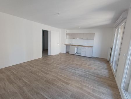 location Appartement T3 DE 68.7m² À BOBIGNY - Photo 2