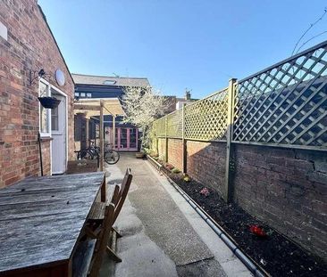 St Leonards Avenue, MK42 - Photo 1