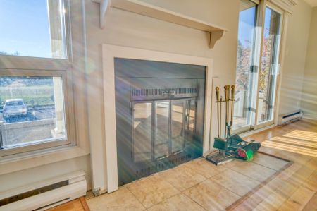 For Lease - 16 Sweetbriar Circle Unit# 1, Barrhaven, Ontario - Photo 2