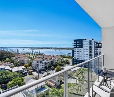 Modern 2-Bedroom Apartment with Spectacular Broadwater Views - Photo 6