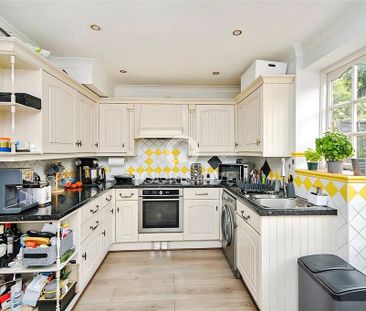 2 bedroom end of terrace house to rent - Photo 5