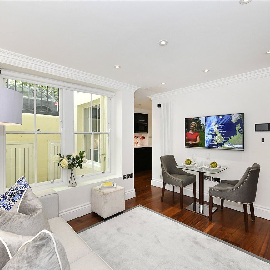 Contemporary One Bedroom Apartment on Garden Square - Photo 1