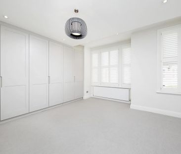 5 bedroom end of terrace house to rent - Photo 6