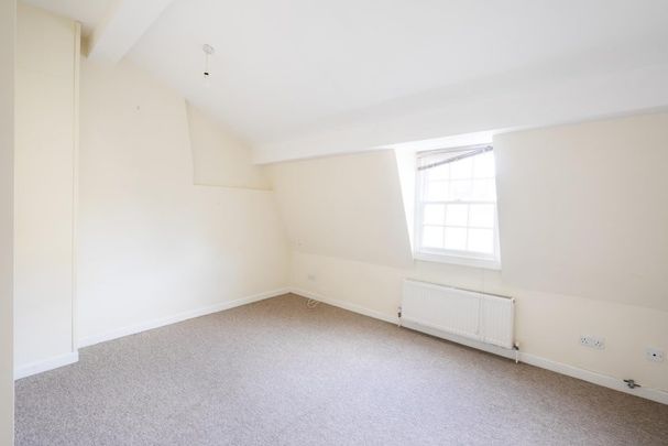 2 Bed Flat - Photo 1