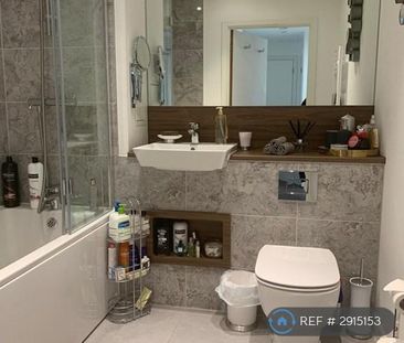 1 bedroom in a flat share to rent - Photo 5