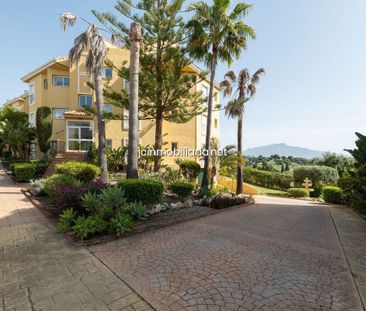 Apartamento en Estepona, Cancelada, alquiler - Photo 3