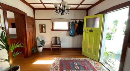 FAMILY LIVING CLOSE TO THE HOSPITAL - Photo 4