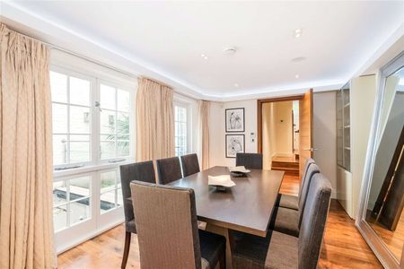 An excellent family house with wood floors throughout. - Photo 5