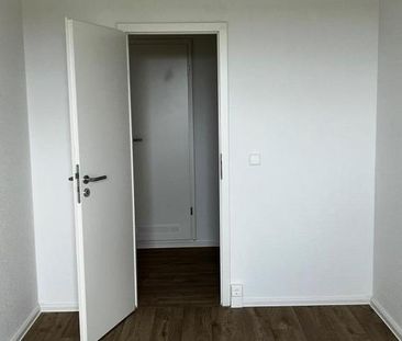 Geräumige 3-Raum Wohnung in Leipzig-Grünau - Photo 1