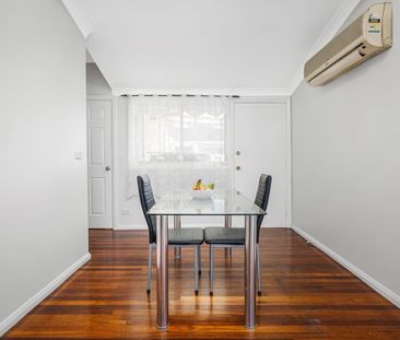 Neat & Tidy 3 Bed Home - Prime St Marys Location - Photo 4