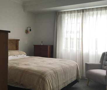 Elegant Stand-Alone Unit For Rent - Photo 5