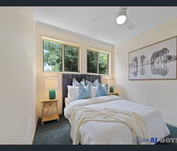 Vacant & Move-In Ready Townhouse in Prime Southport Location - Photo 5