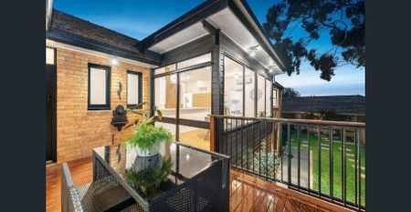 SPACIOUS FAMILY HOME - Photo 3