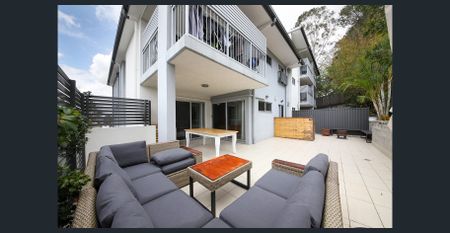 MAKE THIS STLISH AND COMFORTABLE 2-BEDROOM HOME YOUR OWN - Photo 2