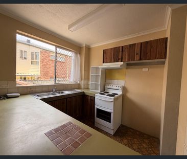 Great Unit in a Central Southport Location – Pool in Complex! - Photo 6