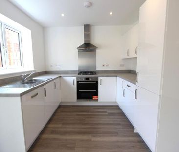 4 bedroom detached house to rent - Photo 4