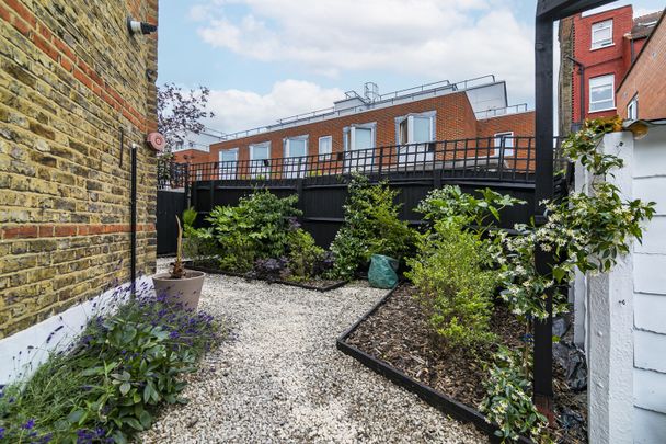2 Bed End Terrace, Tintagel Crescent, SE22 - Photo 1