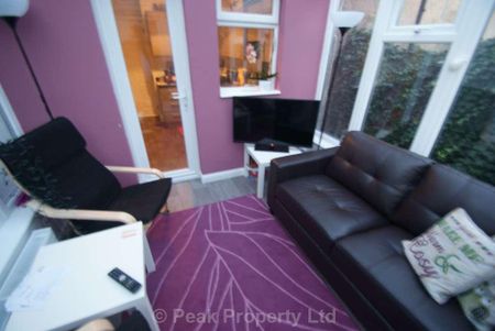 1 bedroom in a house share to rent - Photo 5