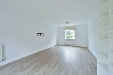 4 bedroom detached house to rent - Photo 3