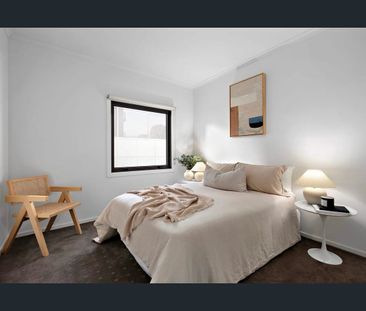 UNFURNISHED FLOORBOARD THREE BEDROOM ONE CARPARK APARTMENT LOCATED IN PARK 88, SOUTH MELBOURNE!!! - Photo 5