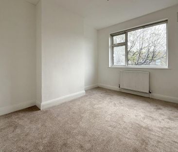 4 bedroom terraced house to rent - Photo 6