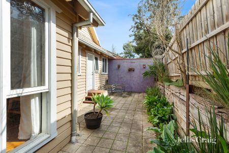 2/92 Diamond Creek Road, Greensborough - Photo 5