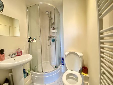 2 bedroom flat to rent - Photo 5