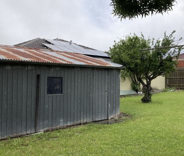 Townhouse in a Quiet Street - Photo 5