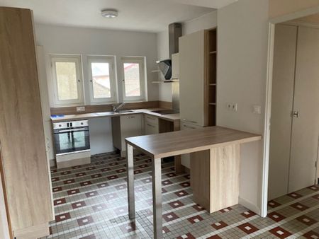 Location Appartement 4 pièces 80m² MONTREVEL EN BRESSE 01340 - Photo 4