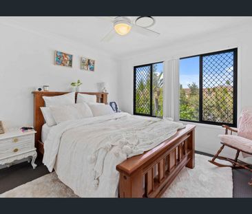 Stunning 3 Bedroom Townhouse - Available Soon! - Photo 6