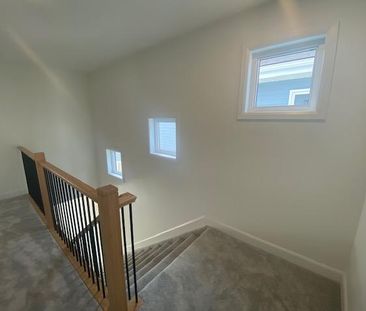 22 Walden Pond Drive - 4 bed, 3.5 bath - Photo 2