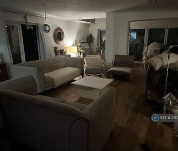 1 bedroom in a house share to rent - Photo 3