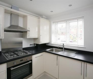 3 bedroom end of terrace house to rent - Photo 5