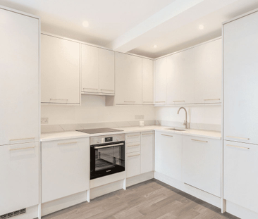 Norbury Crescent, London, SW16 - Photo 1