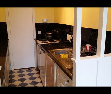 Studio Flat, London, W14 - Photo 2