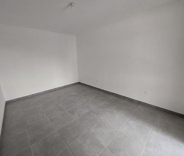 location Appartement T3 DE 67m² À NIMES - Photo 4