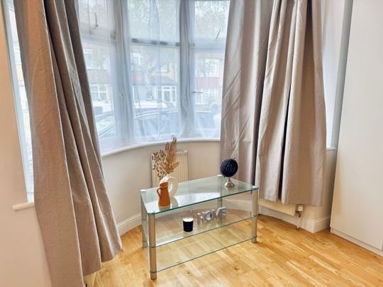 Room in a Shared House, College Road, HA9 - Photo 1