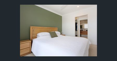 Quality Family Home in Sought-After Upper Coomera - Photo 4