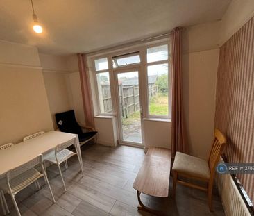 4 bedroom terraced house to rent - Photo 2